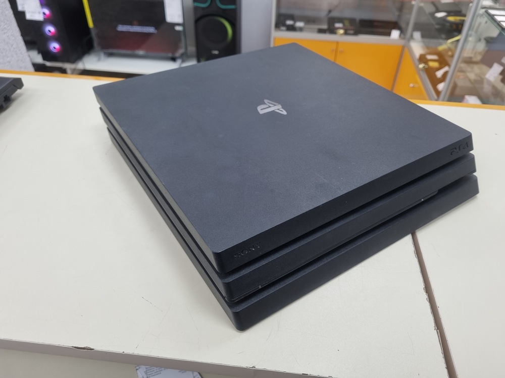 Игровая приставка PlayStation 4 Pro 1Tb