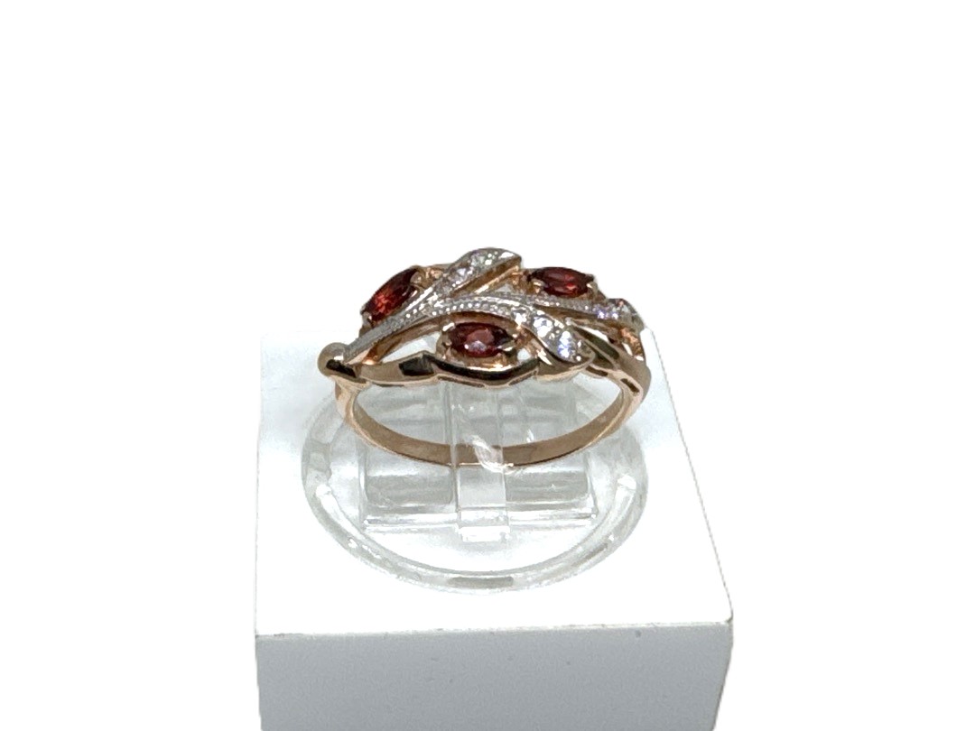 КОЛЬЦО С КАМНЯМИ (Au 585)