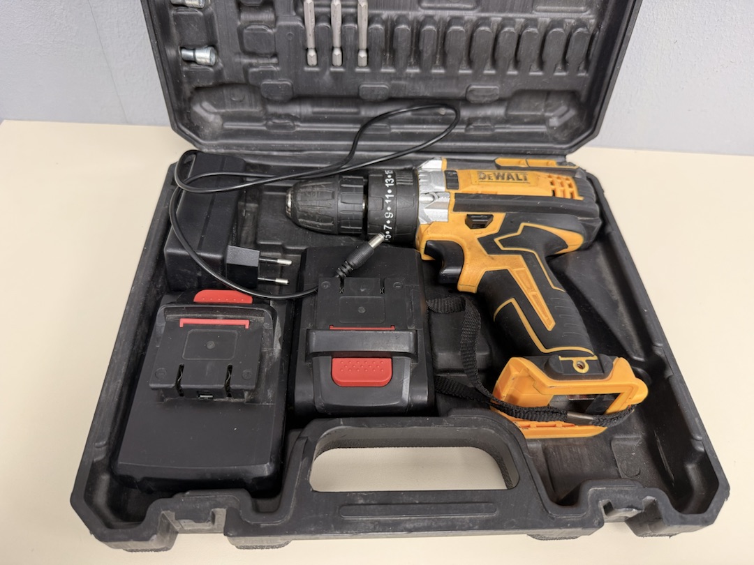 Шуруповерт Dewalt 18V