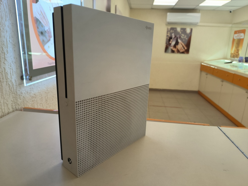 Игровая приставка Xbox One S 500Gb