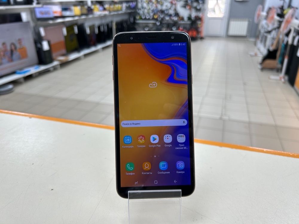 Смартфон Samsung Galaxy J4+ (2018) 2/32