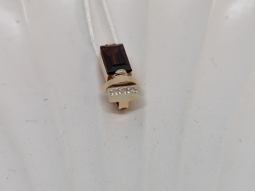 ПОДКМИ585 ПОДВЕСКА С КАМНЯМИ (Au 585)