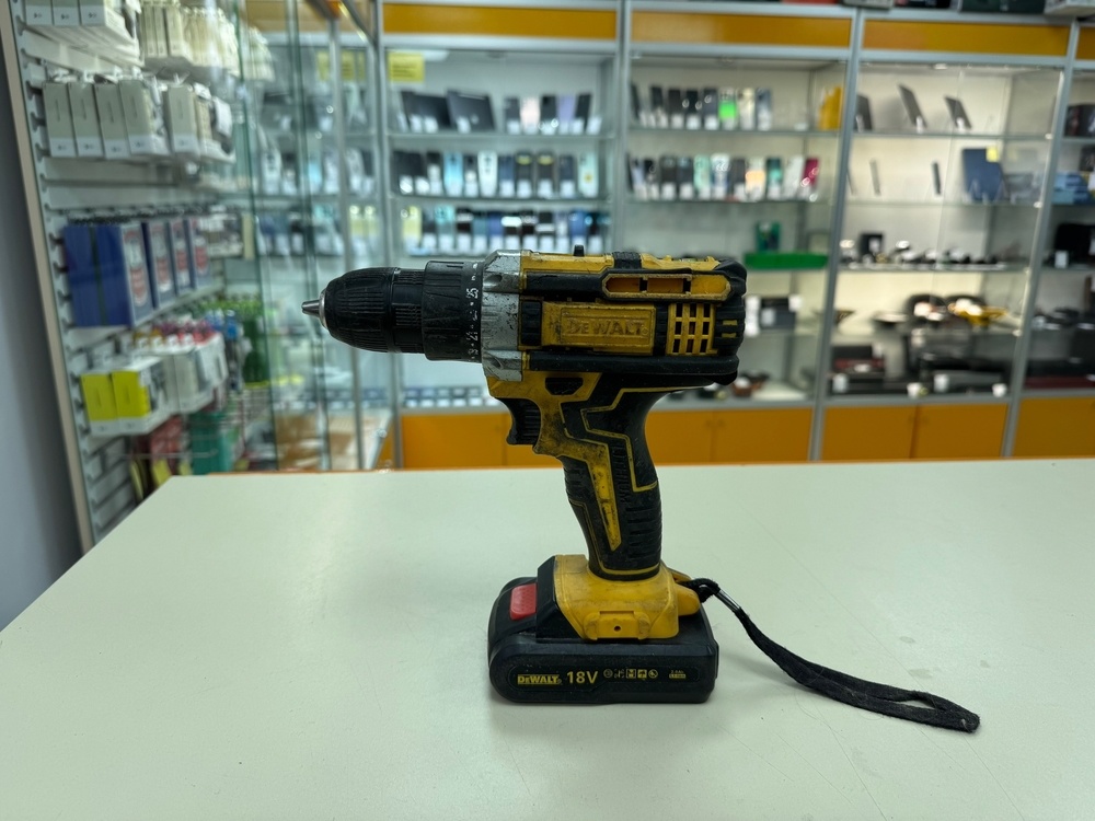 Дрель-безударная Dewalt df0300;