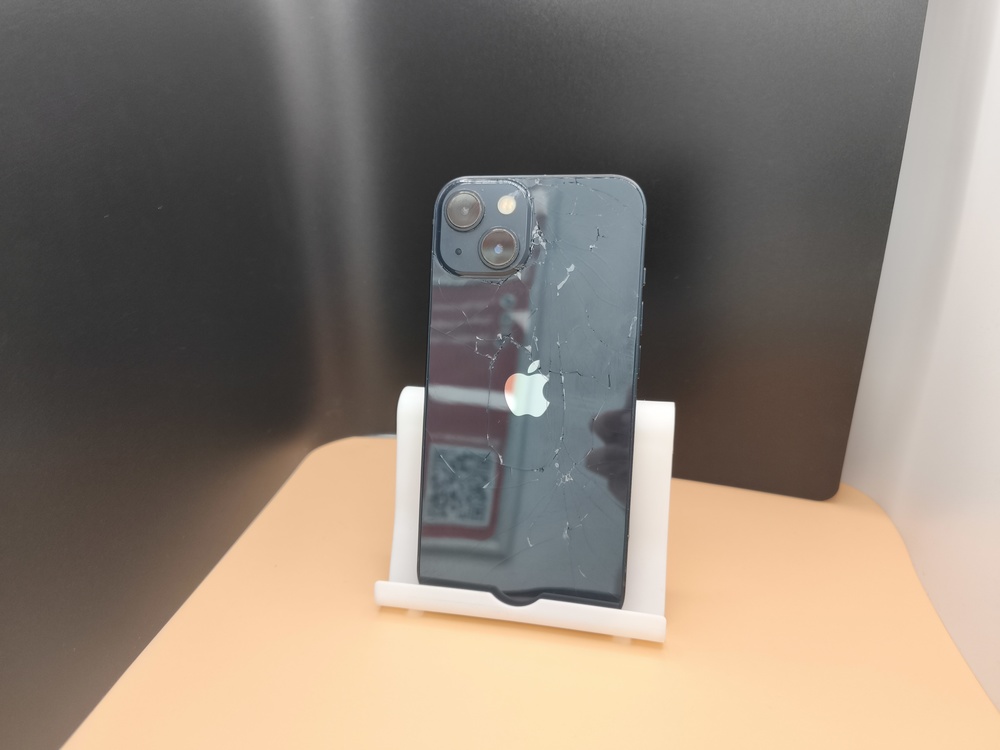 Смартфон Apple iPhone 13 128Gb
