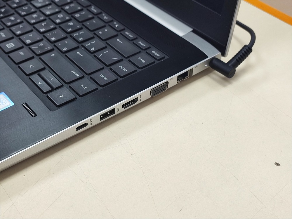 Ноутбук HP; Core i7-8550U, Intel HD Graphics 620, 8 Гб, 240 Гб, Нет