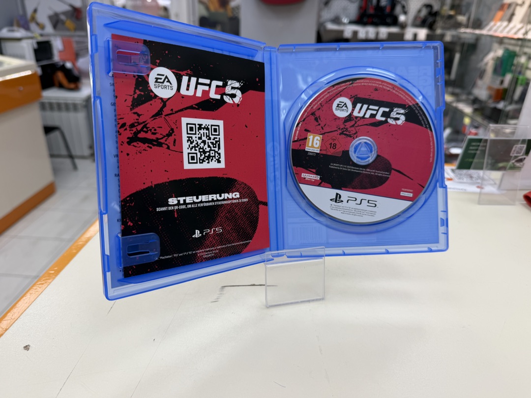 Игра Playstation 5 UFC5