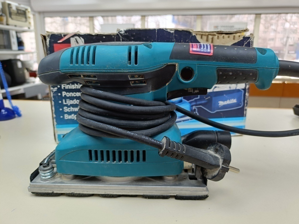 Шлифовальная машина Makita BO3710