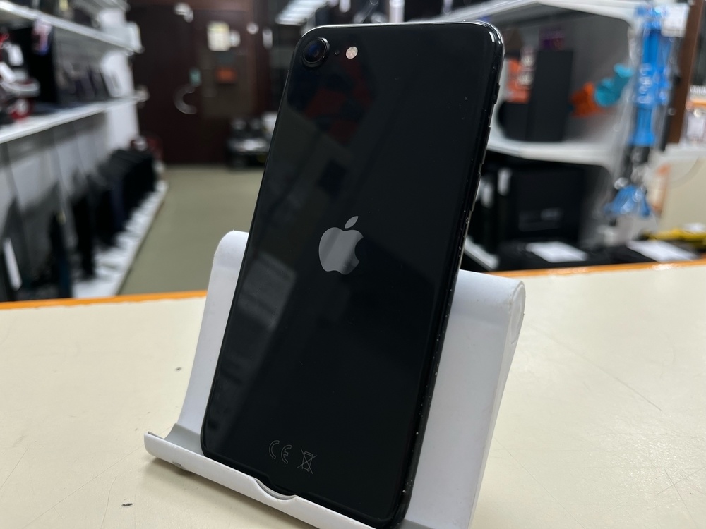 Смартфон Apple Iphone SE 2022 64GB