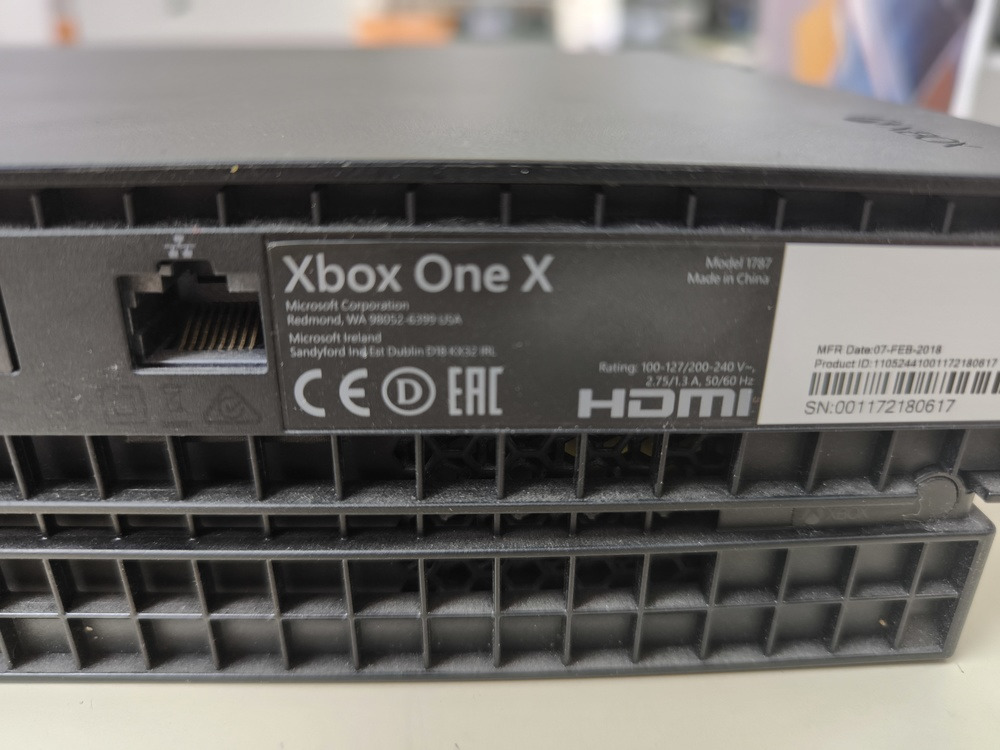 Игровая приставка Xbox One X 500Gb