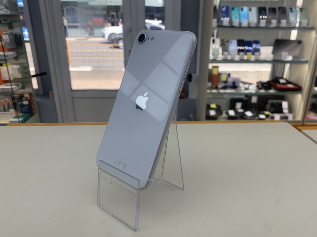 Смартфон Apple iPhone SE 2020 64Gb