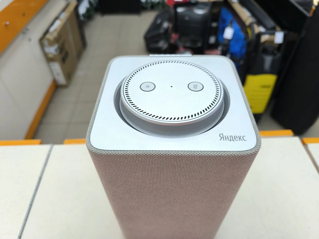 Умная колонка Яндекс Станция