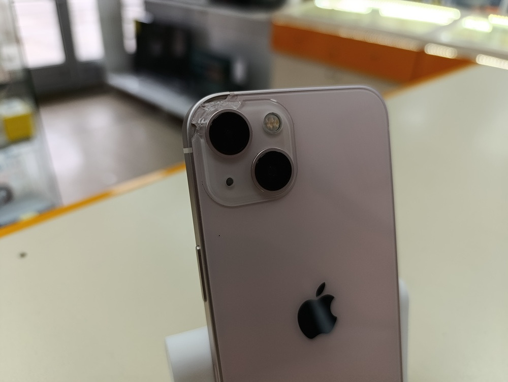 Смартфон Apple iPhone 13 128Gb