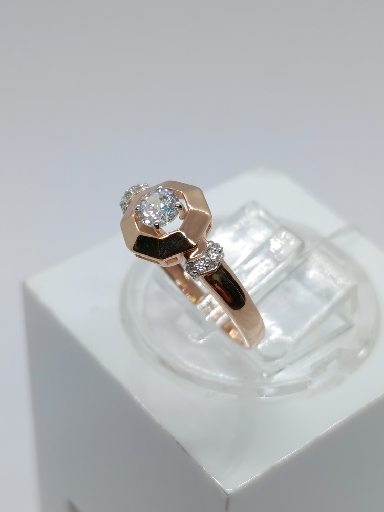 КОЛЬЦО С КАМНЯМИ (Au 585)