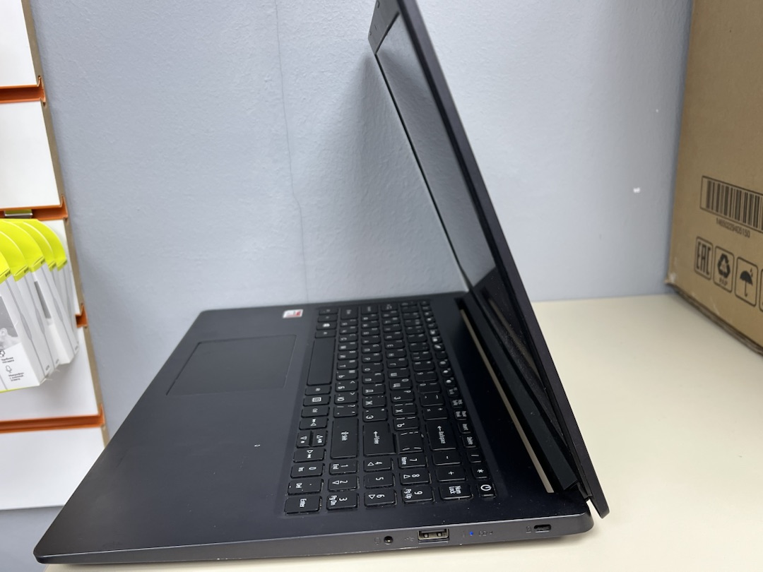 Ноутбук Acer; A6-9220e, Radeon R4 series, 4 Гб, 240 Гб, Нет