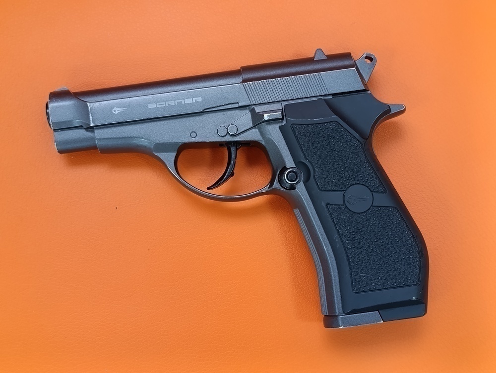 Пневматика Пистолет Borner m84