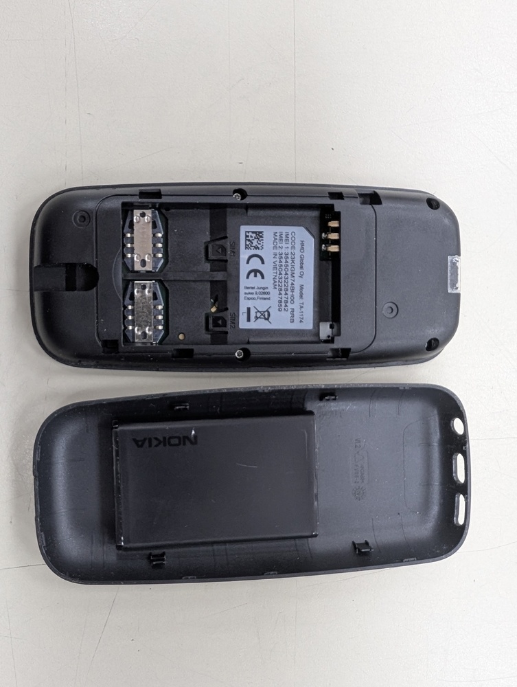 Мобильный телефон Nokia RM-1172