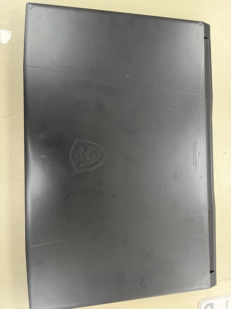 Ноутбук MSI; Core i5-11260H, GeForce RTX 2050, 8 Гб, 250 Гб, Нет