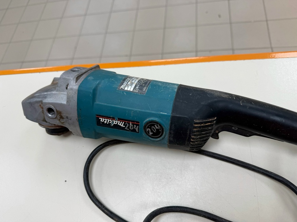 Угловая шлифмашина Makita 9069/230