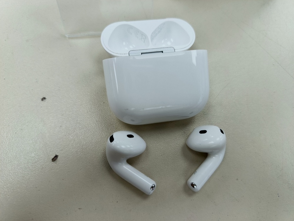 Наушники беспроводные Apple AirPods 4 с ANC