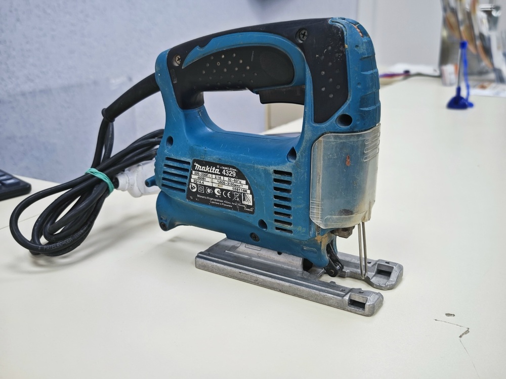 Лобзик Makita 4329