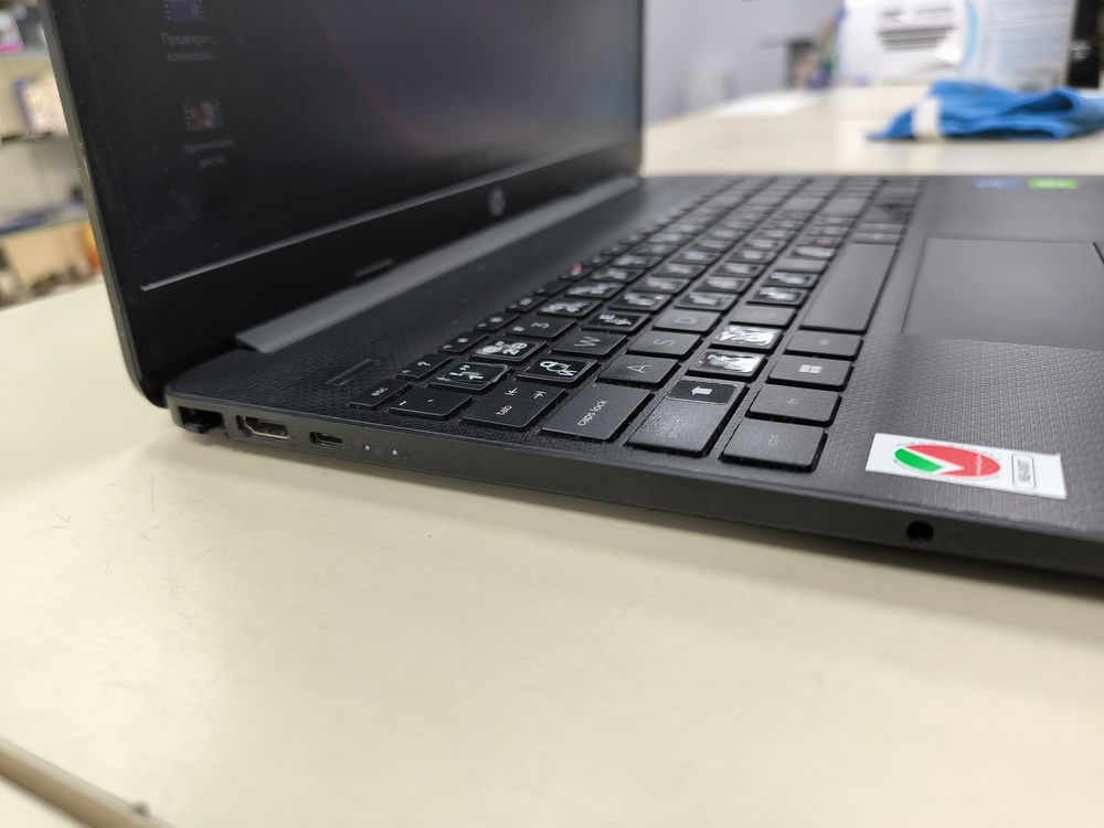 Ноутбук HP 15-dw3170nia; i7-1165G7, GeForce MX450, 8 Гб, 512 GB, Нет