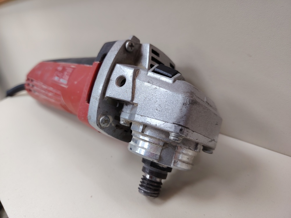 Угловая шлифмашина Elitech МШУ 0912 Промо; 900 Вт, 11000 об/мин, 125 мм