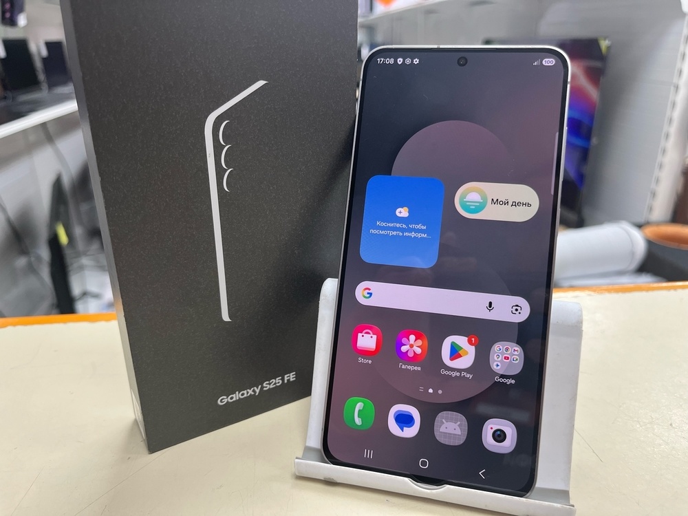 Смартфон Samsung Galaxy S25 FE 8/256