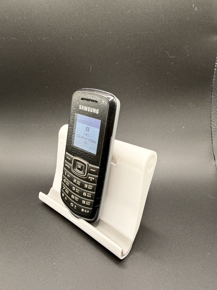 Мобильный телефон Samsung E1080