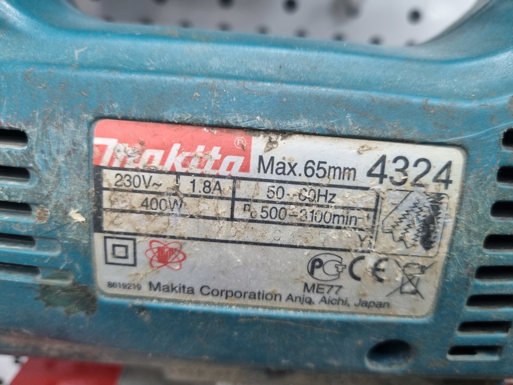 Лобзик Makita 4324