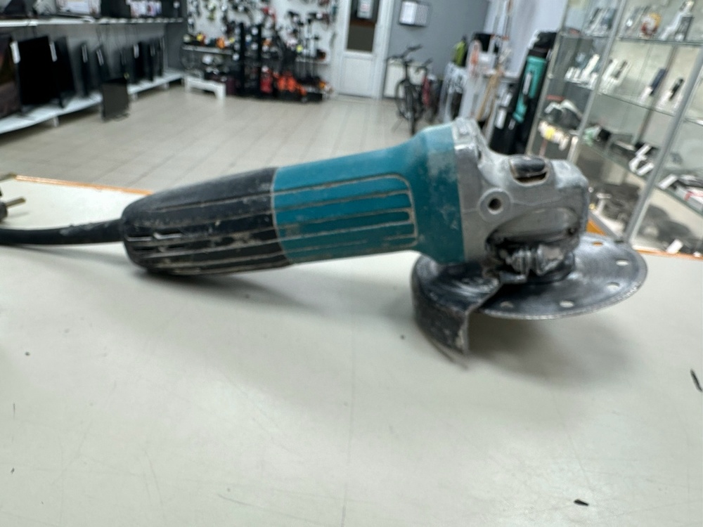 Угловая шлифмашина Makita GA5030