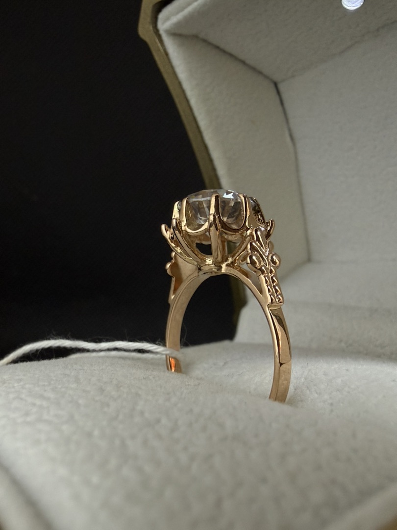 КОЛКМ583 КОЛЬЦО С КАМНЕМ (Au 583)