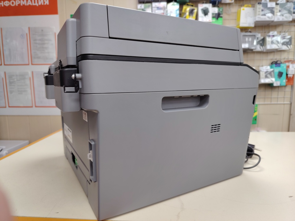 МФУ Brother MFC-L2700DWR