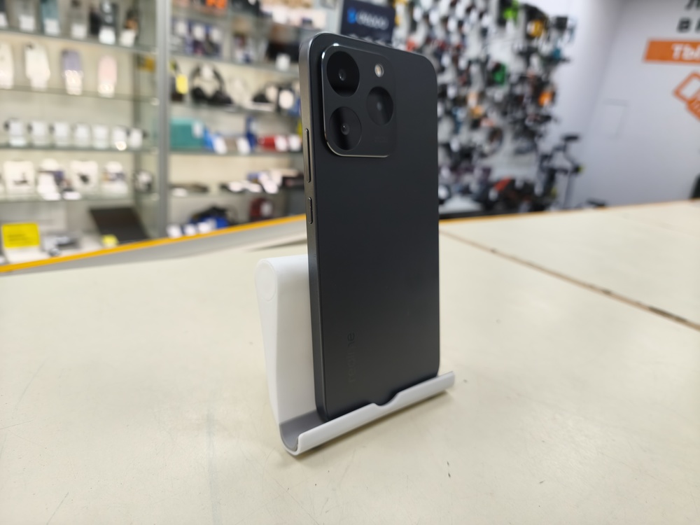 Смартфон Realme 15T 12/256
