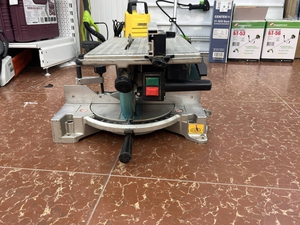 Торцовочная пила Makita LH-1040