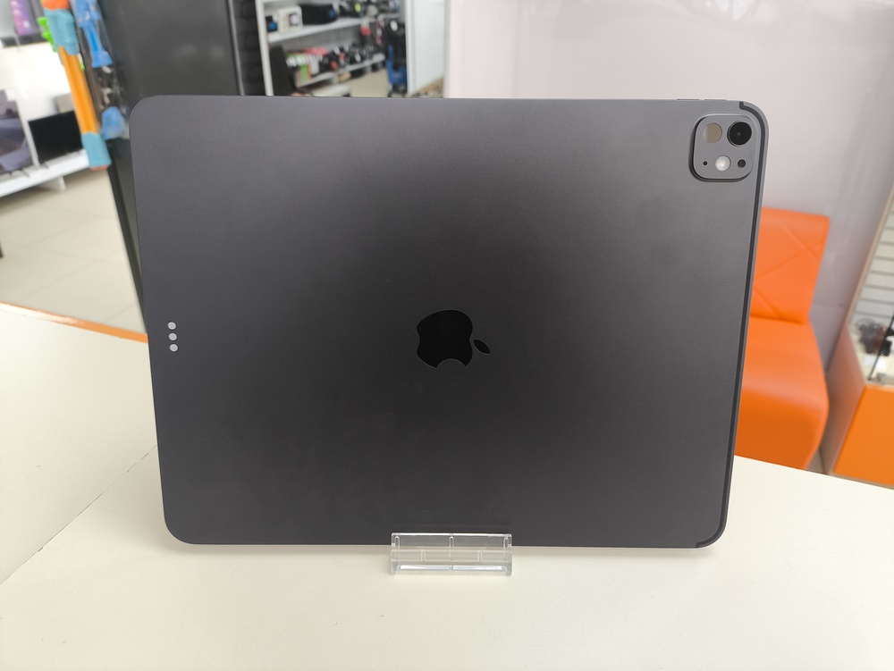 Планшет Apple iPad Pro 13 M5 A3360 (Wi-Fi)