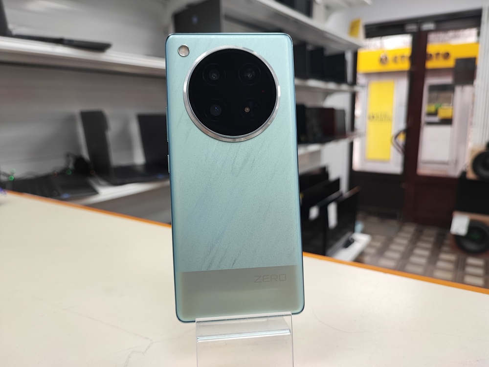 Смартфон Infinix ZERO 40 5G 8/256