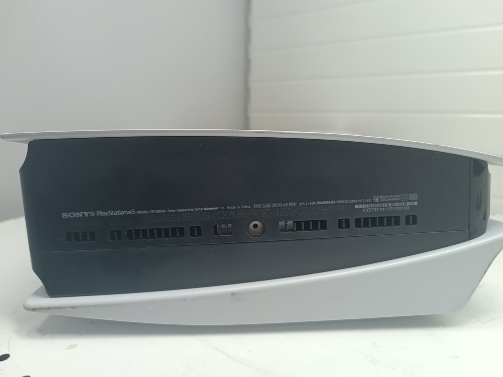 Игровая приставка PlayStation 5 825Gb (С дисководом)