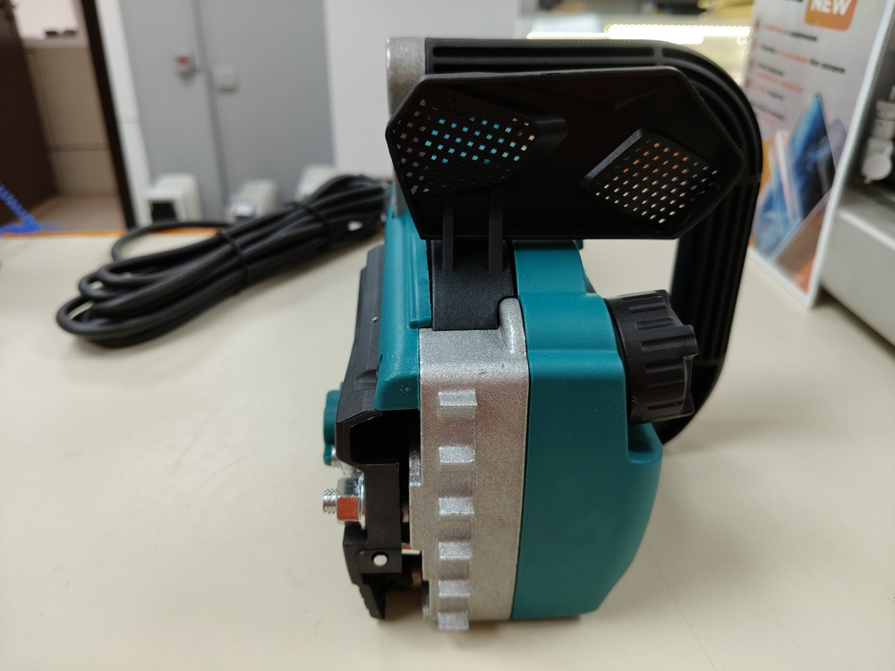 Электропила Makita UC4042ASP