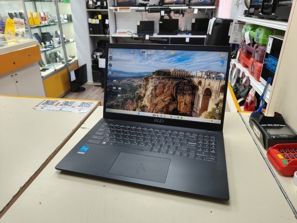 Ноутбук MSI Modern 15 b12m-211ru; Core i3-1215U, Intel UHD Graphics, 8 Гб, 250 Гб, Нет