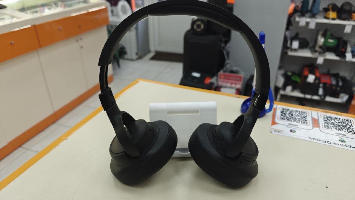 Наушники беспроводные JBL Tune 720BT;