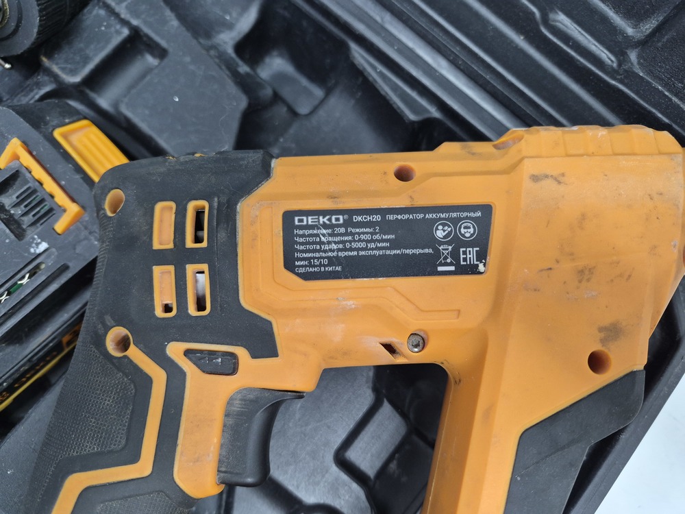 Перфоратор Deko DKCH20