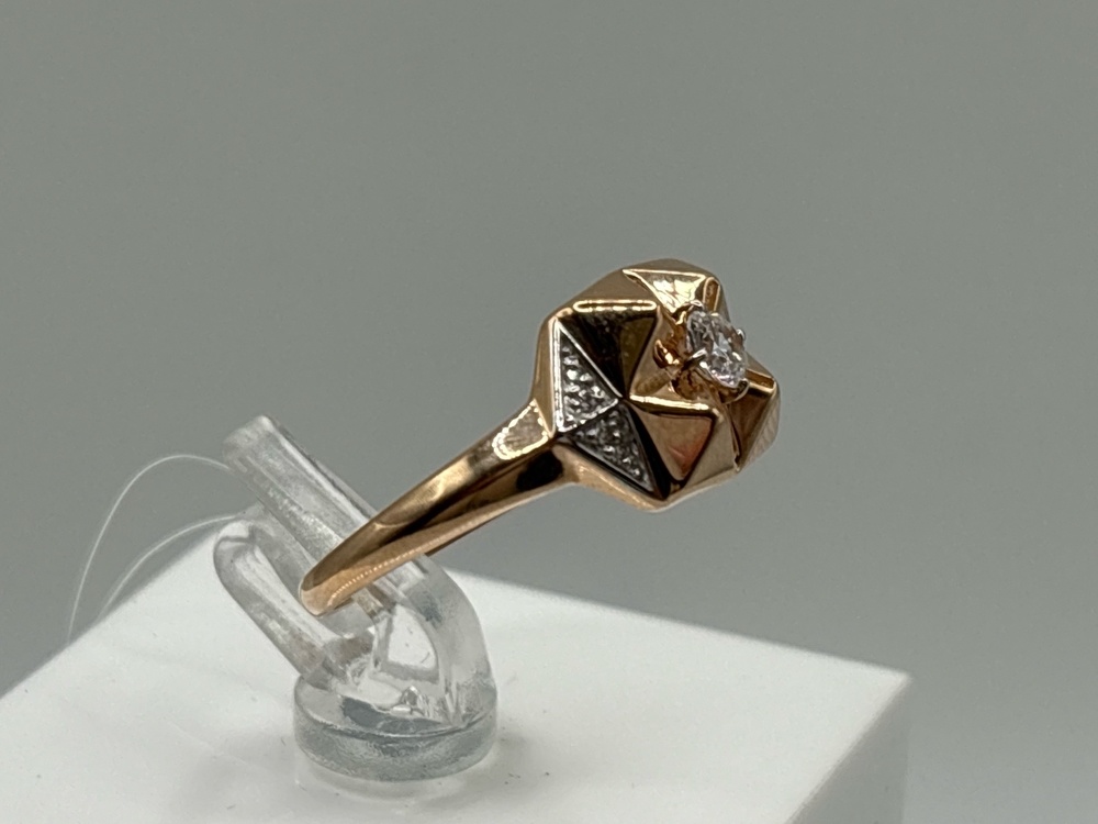 КОЛЬЦО С КАМНЯМИ (Au 585)