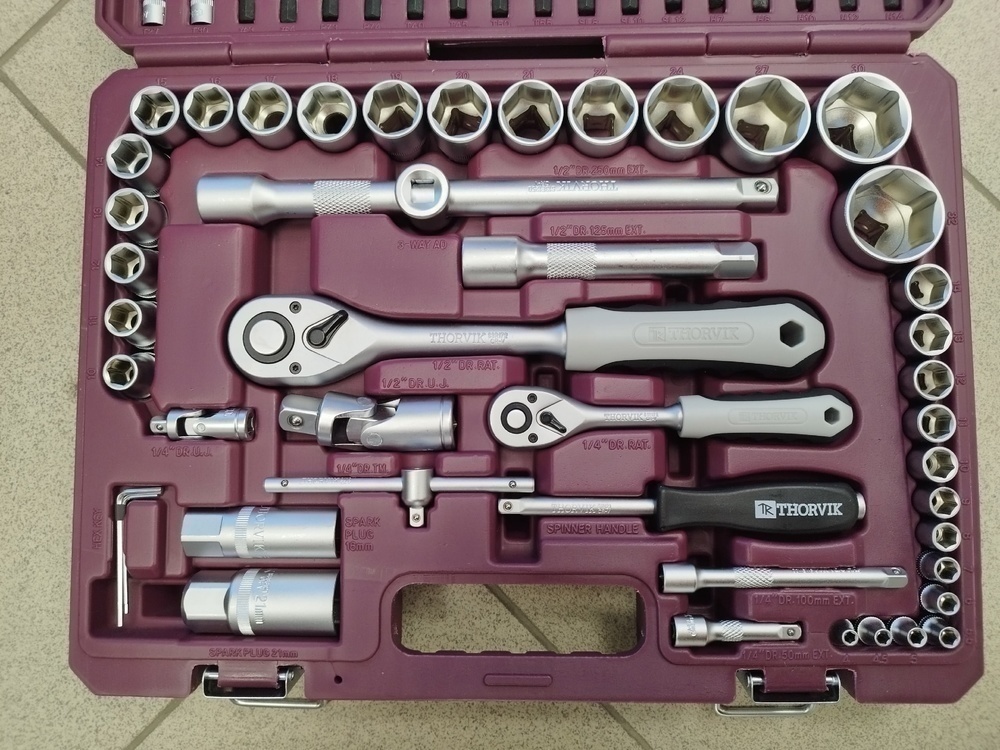 Набор инструментов Thorvik TS094 универсальный 1/4 1/2DR универсальный с головками 12-гранными