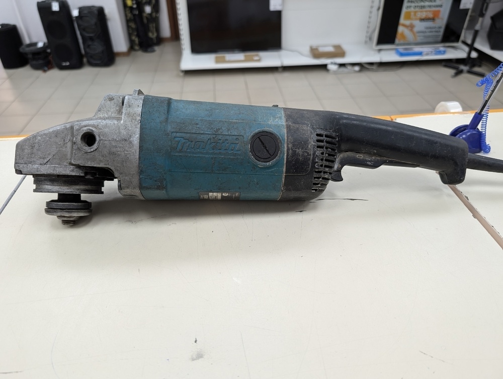 Угловая шлифмашина Makita 9069F