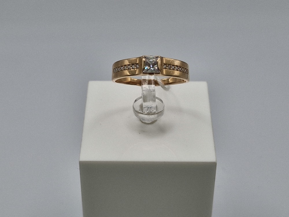 КОЛКМИ585 КОЛЬЦО С КАМНЯМИ (Au 585)