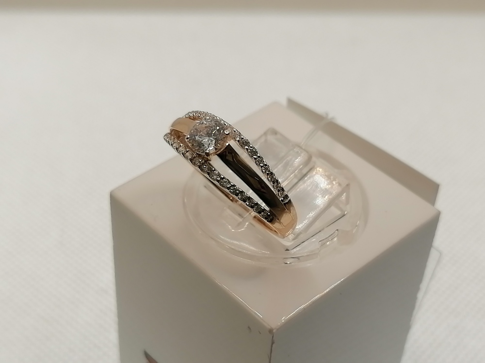 КОЛЬЦО С КАМНЯМИ (Au 585)