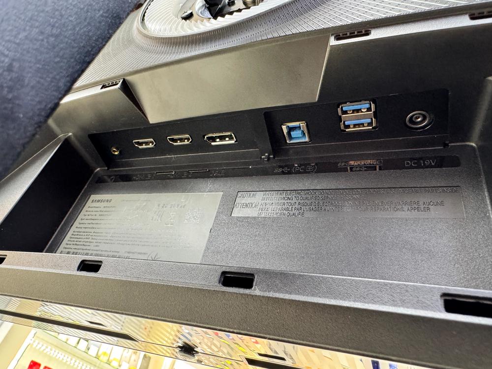 Монитор Samsung Odyssey g7 S28AG702NI