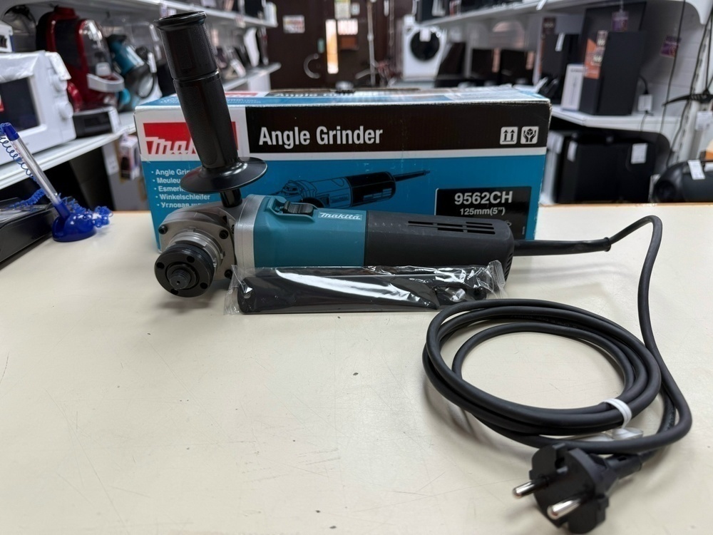 Угловая шлифмашина Makita 9562CH;