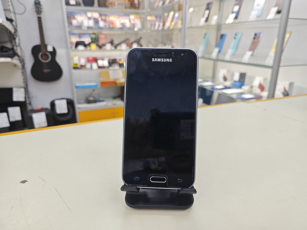 Смартфон Samsung Galaxy J1 2016 1/8