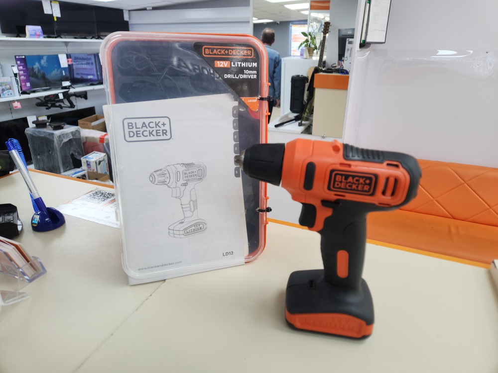 Шуруповерт Black & Decker LD12